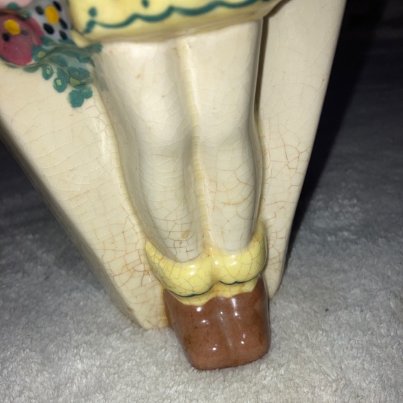 vintage 1930s Little girl in blue dress figurine vase Weil Ware CA Pottery 10" - Picture 3 of 8